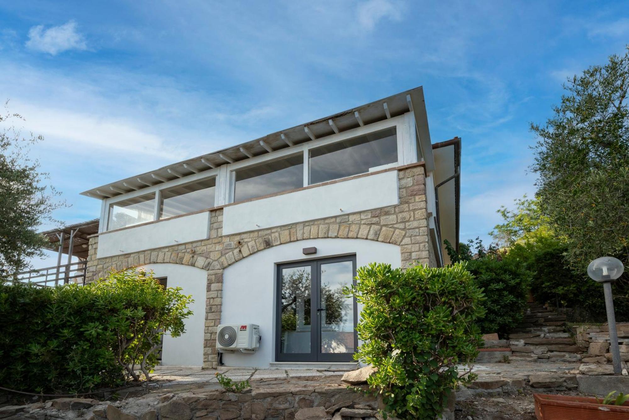Villa Con Giardino Vista Mare กาส์ตีจลิโอเน เดลลา เปสกายา ภายนอก รูปภาพ