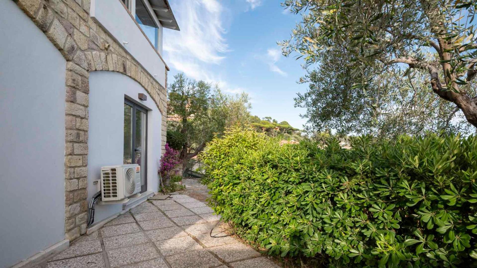 Villa Con Giardino Vista Mare กาส์ตีจลิโอเน เดลลา เปสกายา ภายนอก รูปภาพ
