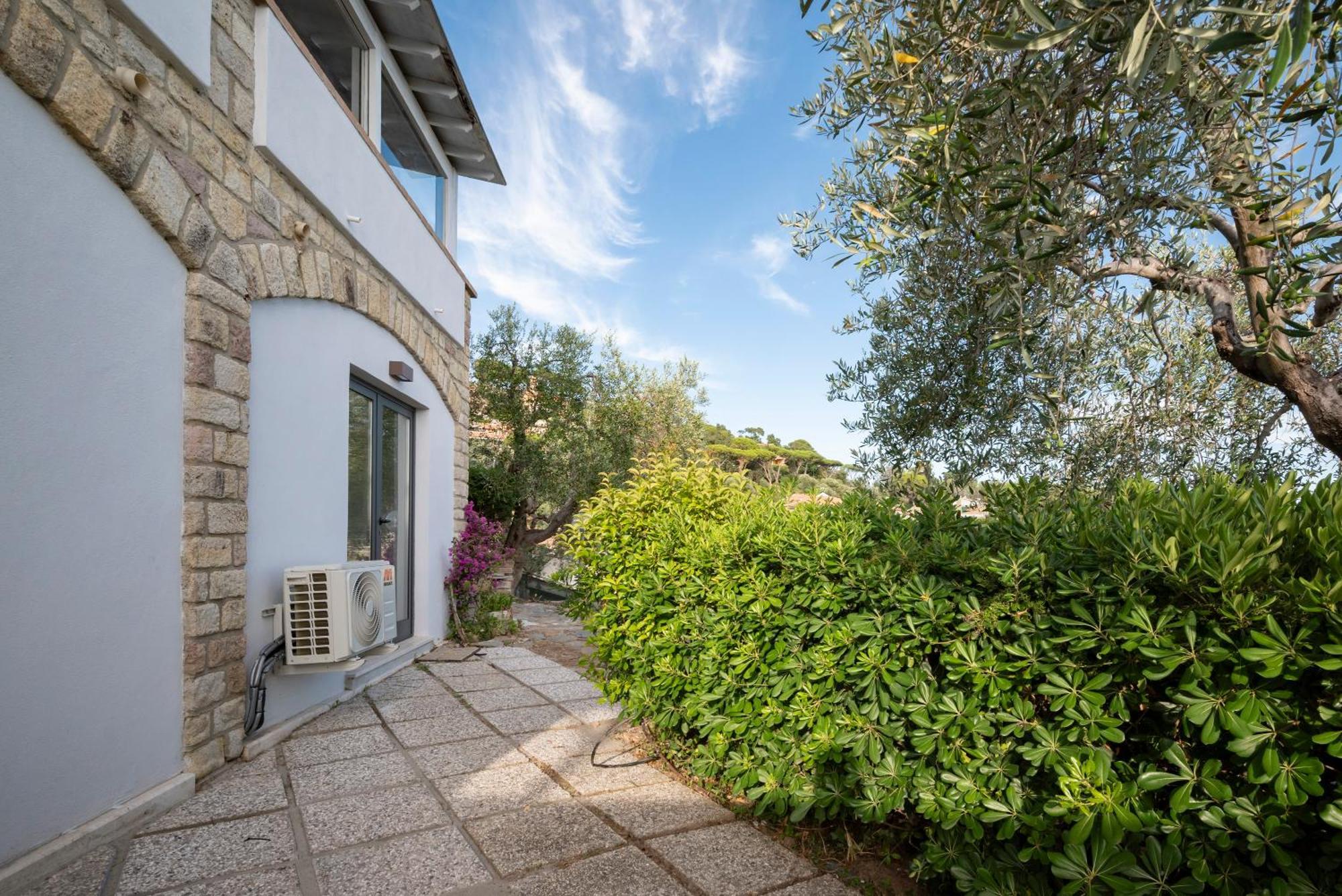 Villa Con Giardino Vista Mare กาส์ตีจลิโอเน เดลลา เปสกายา ภายนอก รูปภาพ