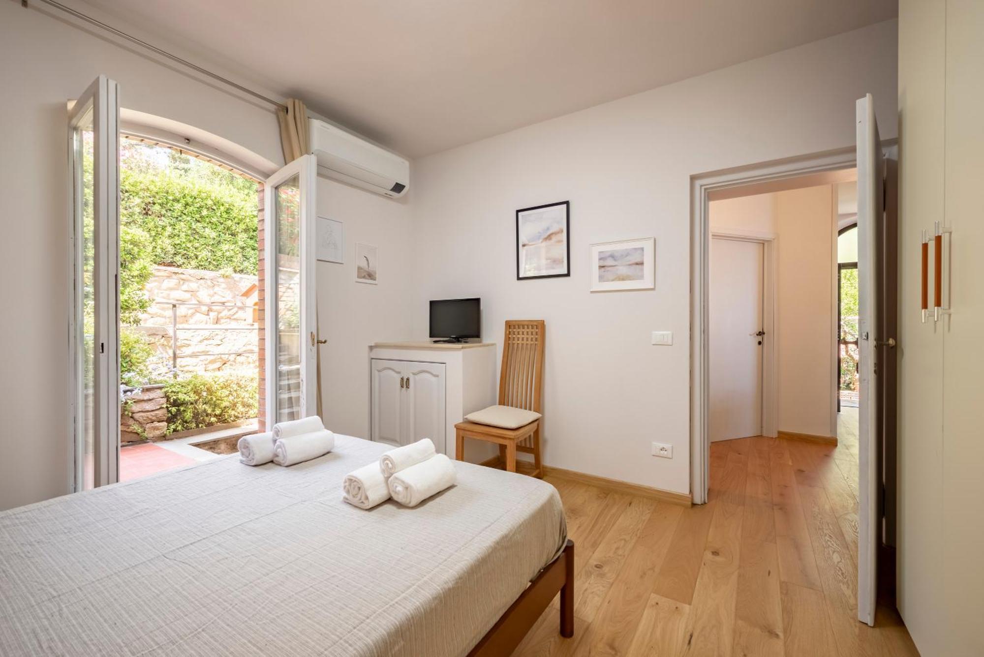 Villa Con Giardino Vista Mare กาส์ตีจลิโอเน เดลลา เปสกายา ภายนอก รูปภาพ